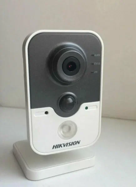 Hikvision DS-2CD2412F-I (6 мм)