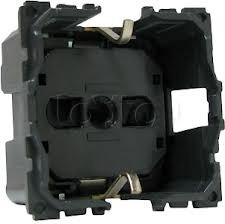 Розетка электрическая 2К+З с безвинтовыми зажимами, немецкий станда Celiane Legrand (067153)