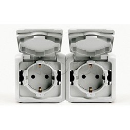 Розетка электрическая двойная Quteo с заземлением со шторками Legrand (782323)